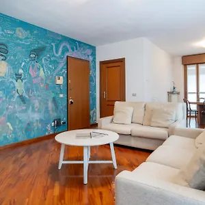 https://spacious-full-of-light-apartment-near-city-center-with.it-lombardy.com